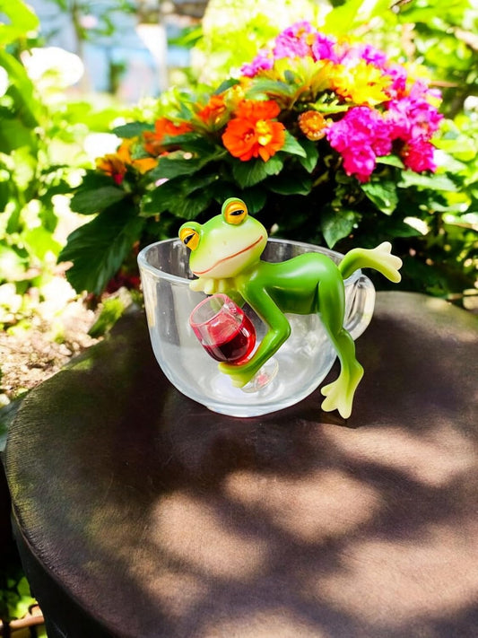 Small Frog Figurine for Garden – Resin Artificial Animal Ornament – Cute Lawn Decor for Outdoor, Backyard, Grass & Home Decoration – 1x Frog Statue